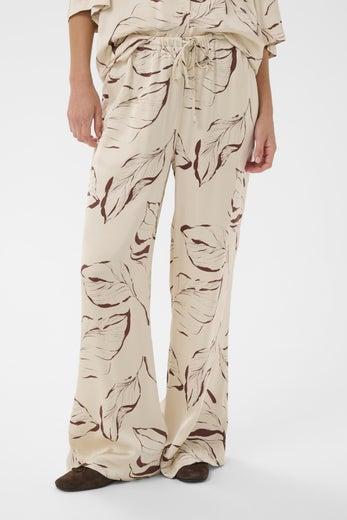 Soaked In Luxury SLClero Flared Printed Pants Naisten Housut 30409023 304871/oatmeal leave print